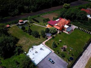 an aerial view of a house with a garage at Ladanjska Kuca Maras in Marinci
