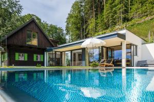 Bazén v ubytovaní eichberg living alebo v jeho blízkosti