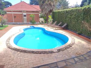Bazén v ubytování HEDGE GUEST HOUSE nebo v jeho okolí