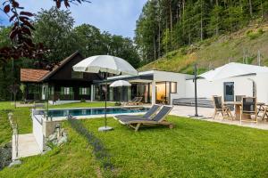Bazén v ubytovaní eichberg living alebo v jeho blízkosti