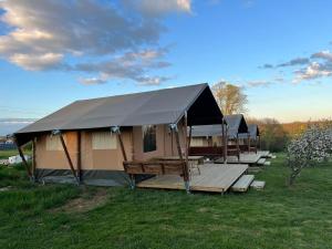 Příroda nedaleko luxury tent