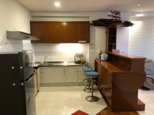 Dapur atau dapur kecil di Riverbank suites waterfront