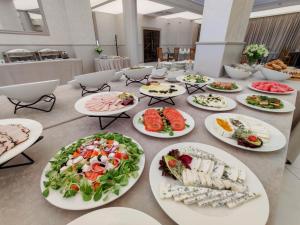 Makanan di atau berdekatan hotel