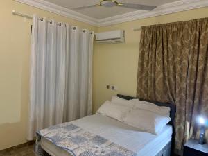 Galería fotográfica de Top Base Apartments en Accra 13 fotos más