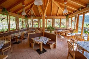 Restaurace v ubytování Hotel Pension Hubertus