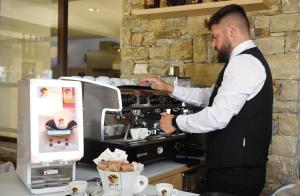 Coffee and tea making facilities at Torre Difyos