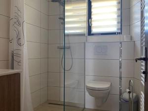 Un baño de Apartment in Sankt Kanzian near Klopeiner Lake 29 fotos más