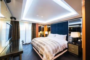 Voodi või voodid majutusasutuse FIVE Zurich - Luxury City Resort toas