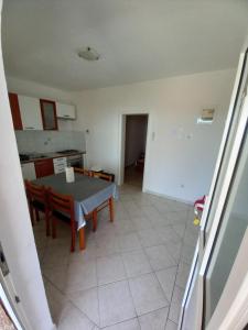 Kuchyňa alebo kuchynka v ubytovaní Apartments Berti