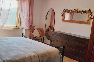Kép Beautiful 2-Bed House in Longoio Bagni Di Lucca szállásáról Longoióban a galériában