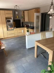 Dapur atau dapur kecil di Ferienwohnung im Grünen +9 gambar