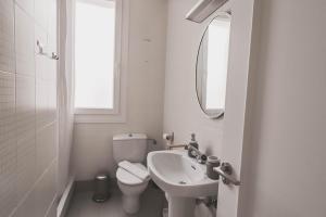 Et badeværelse på Park view beautiful apartment Bilbao + 29 billeder