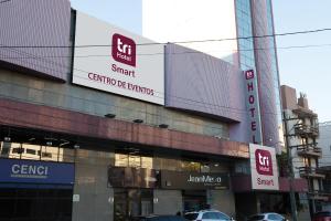 Tri Hotel Smart Caxias في كاكسياس دو سول: مبنى عليه لافته