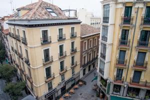 The building in which Az apartmant is located