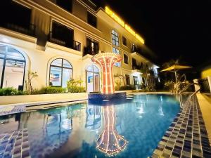 Bazén v ubytování Dương Đông Hotel nebo v jeho okolí