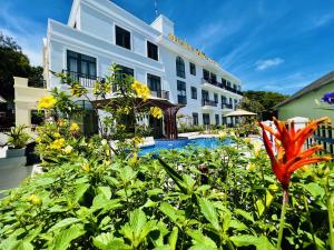 Bazén v ubytování Dương Đông Hotel nebo v jeho okolí