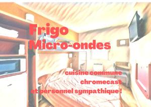 um poster de um quarto com uma cama e uma televisão em Premiere Classe Arras - Tilloy Les Mofflaine em Tilloy-lès-Mofflaines