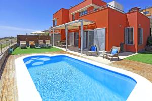 basen na podwórku domu w obiekcie Salobre Vista Golf 26 w mieście Maspalomas