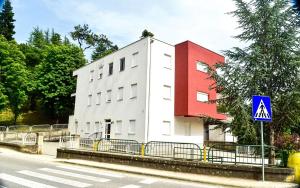 Budova, v ktorej sa apartmán nachádza