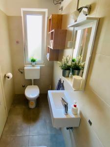 A bathroom at Studio apartment Stazion with free parking