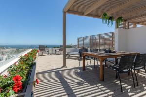 Balkón alebo terasa v ubytovaní 394921 - WONDERFUL SEMI DETACHED VILLA