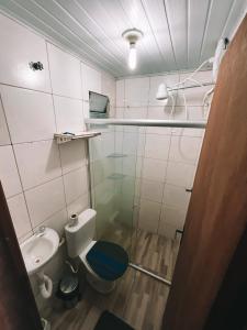 A bathroom at The Best - Ponta Verde