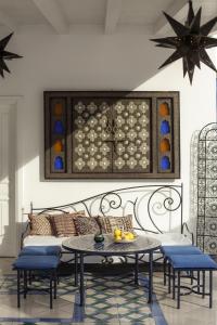 A seating area at Hotel Lisca Bianca