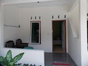 Foto dalla galleria di Hotel Putra Sindang Asih a Batukaras