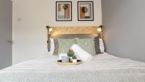 Gallery image of Air Host and Stay - Heyes House- Sleeps 7, free parking, mins from LFC in Liverpool