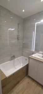 Koupelna v ubytování Apartament Zielone Zamienie + 16 fotografií