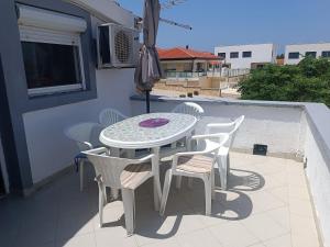Balkón alebo terasa v ubytovaní Apartments Babic 50 meters from the beach