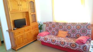 Et tv og/eller underholdning på Bonanza - 40 metros de la playa!