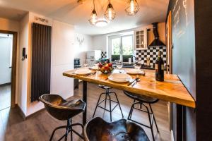 Kuchyňa alebo kuchynka v ubytovaní Apartament Wita Stwosza