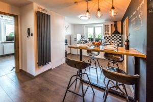 Kuchyňa alebo kuchynka v ubytovaní Apartament Wita Stwosza