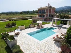 Πισίνα στο ή κοντά στο Villa Rose Corfu