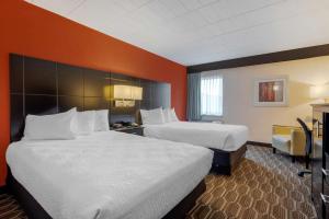 Postel nebo postele na pokoji v ubytování BEST WESTERN PLUS Poconos