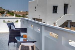 Balkón nebo terasa v ubytování Cactus Guesthouse, Κίνι Συρος