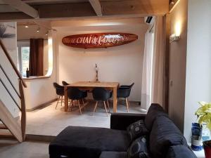 Część wypoczynkowa w obiekcie Le Chai de l'Océan -Maison plage à 300m - Jardin Terrasse