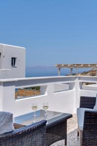 Balkón nebo terasa v ubytování Cactus Guesthouse, Κίνι Συρος
