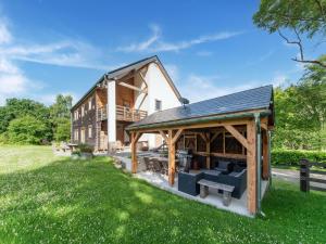 Galeriebild der Unterkunft Spacious villa in Freyneux with garden in Freineux