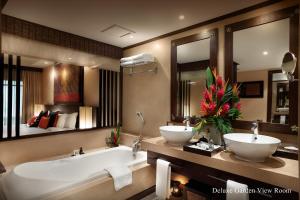 Ein Badezimmer in der Unterkunft Bo Phut Resort and Spa - SHA Plus
