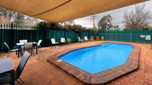 Πισίνα στο ή κοντά στο Forest Lodge Motor Inn & Restaurant