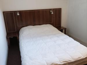 Posteľ alebo postele v izbe v ubytovaní T4 duplex, piscine chauffée, WiFi, animaux acceptés - FR-1-165B-28 + 5 fotografií
