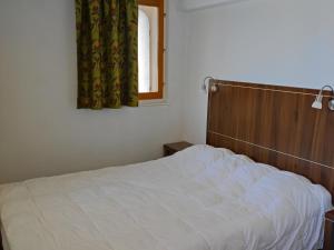 Posteľ alebo postele v izbe v ubytovaní Charmant Duplex au Château des Magnans, Jausiers - 8 pers, 80 m², Balcon, Piscine et Sauna - FR-1-165B-25