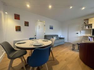 Fotografia z galérie ubytovania Appartement cosy avec terrasse, piscine et proche plage à La Rochelle - FR-1-246-627 v destinácii La Rochelle