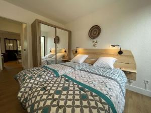 Fotografia z galérie ubytovania Appartement cosy avec terrasse, piscine et proche plage à La Rochelle - FR-1-246-627 v destinácii La Rochelle
