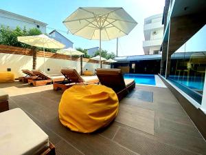 Bazén v ubytování Valmar Hotel nebo v jeho okolí
