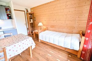 Postel nebo postele na pokoji v ubytování Apartment With View On The Mont Blanc