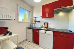 Fotografia z galérie ubytovania Beautiful Apartment For 4 With Balcony v destinácii Nantes