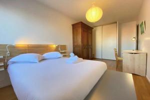 Fotografia z galérie ubytovania Beautiful Apartment For 4 With Balcony v destinácii Nantes